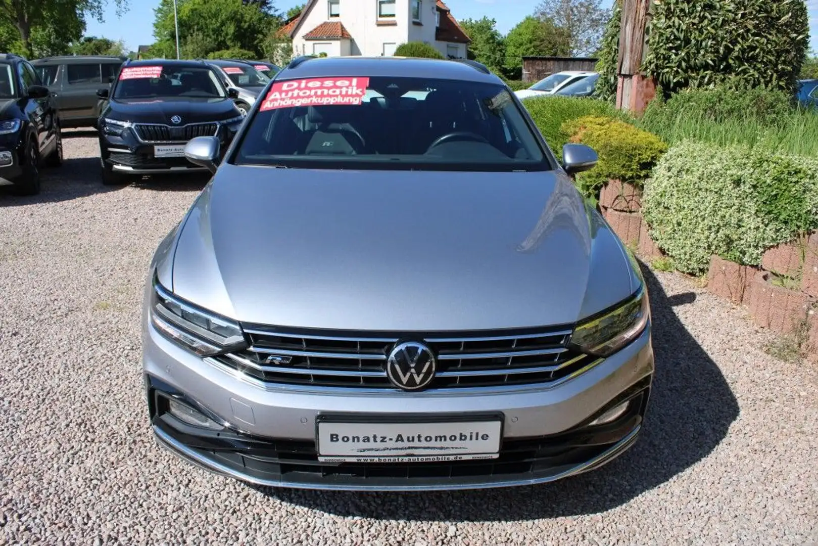 Volkswagen Passat Variant 2.0 TDI DSG R-Line *Navi,AHK,VC,SHZ,APP* Silber - 2