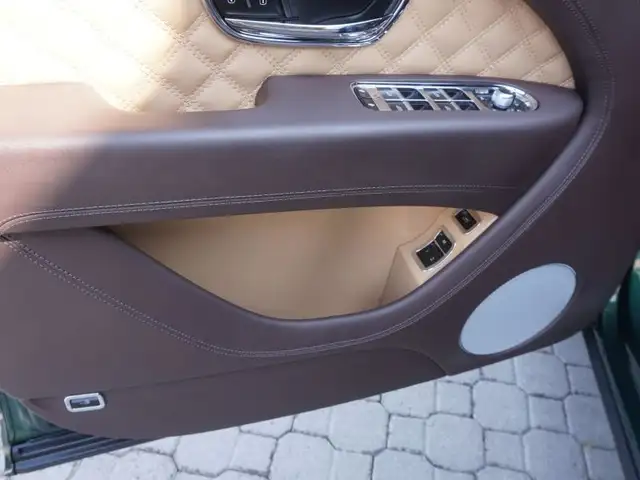 Bentley Bentayga 3,0 V6 Hybrid 4WD Aut. *TOPAUSSTATTUNG* Ansicht 13