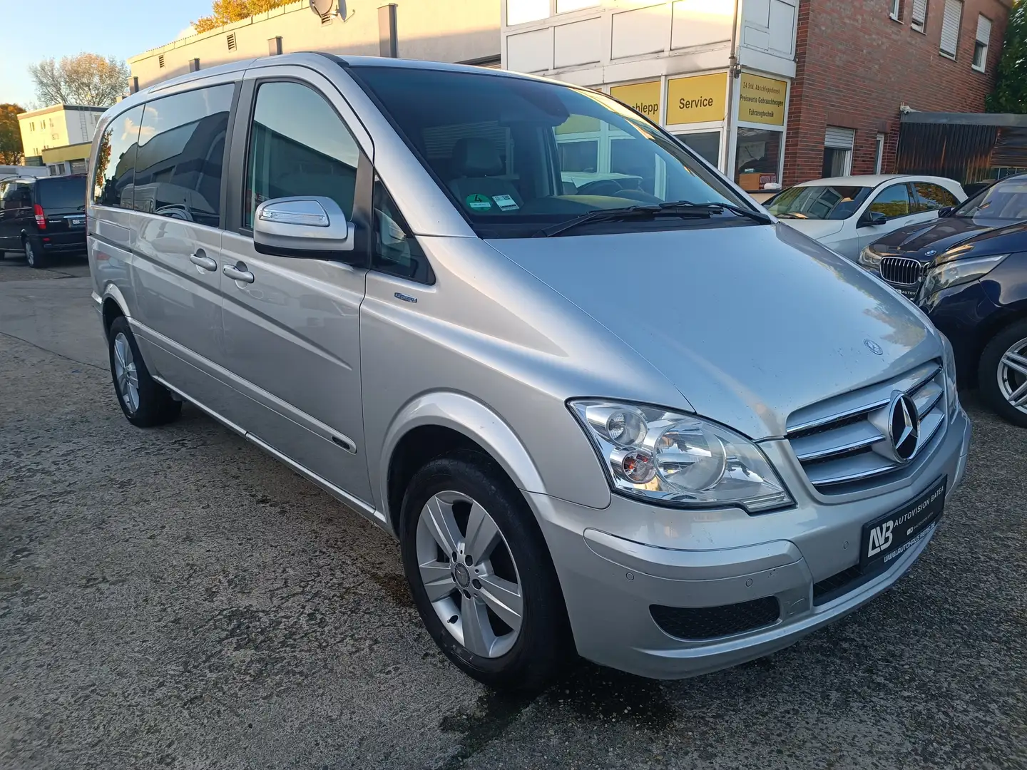 Mercedes-Benz Viano Viano Diesel 2.2 CDI kompakt Trend,7Sitze,AHK-2500 Silber - 2