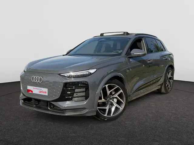 Audi Q6 e-tron 100 kWh 55 Quattro 285 Kw ( 387 Pk ) /// Luchtvering /// pano-dak /// Bang&Olufsen 3 D Soundsysteem /// Trekhaak