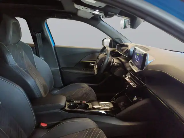 Peugeot 2008 view 11