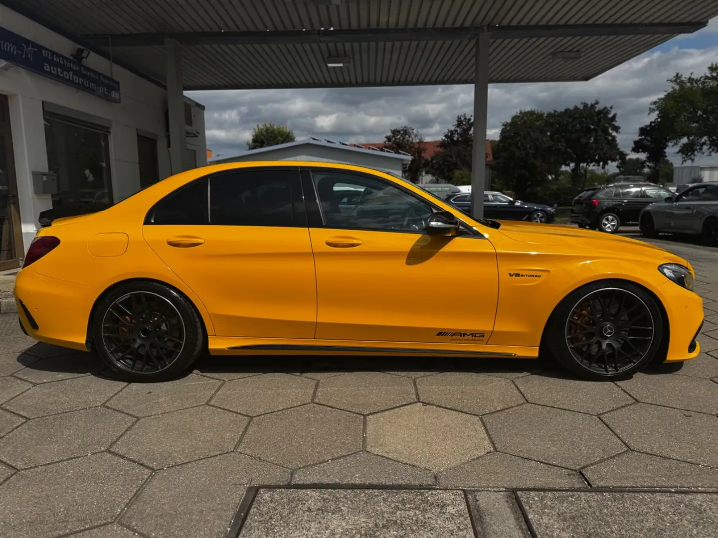 Mercedes-Benz C 63 AMG YELLOW EDITION/ACC/NIGHT PAKET Schwarz - 2