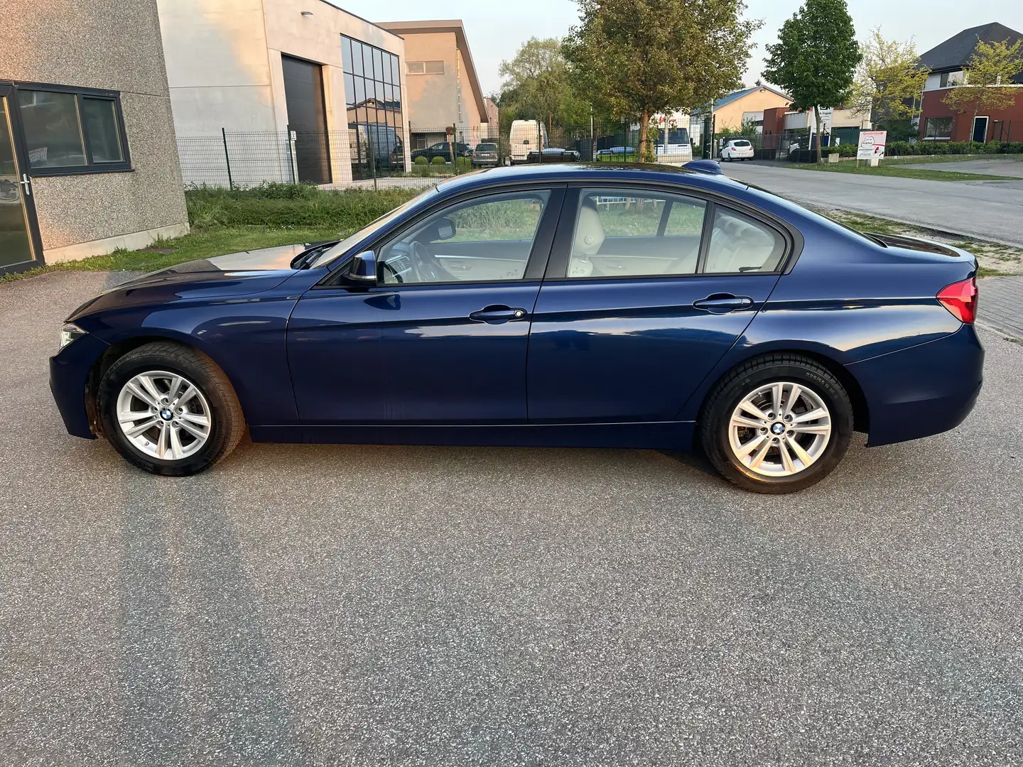 BMW 318 318i Sport Line Blauw - 1