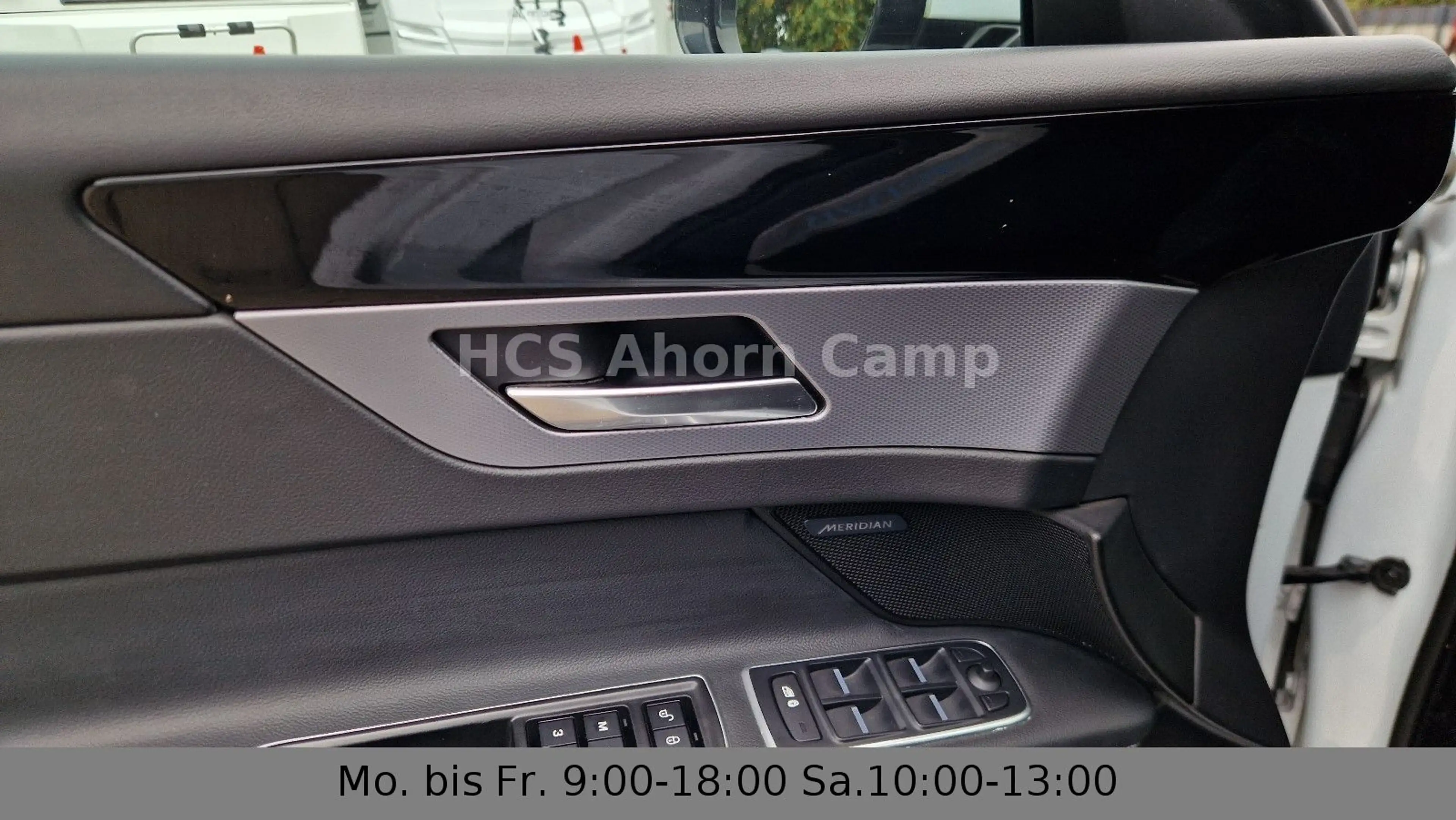 Jaguar XF Sportbrake R-Sport AWD LED R-Sport — photo 36