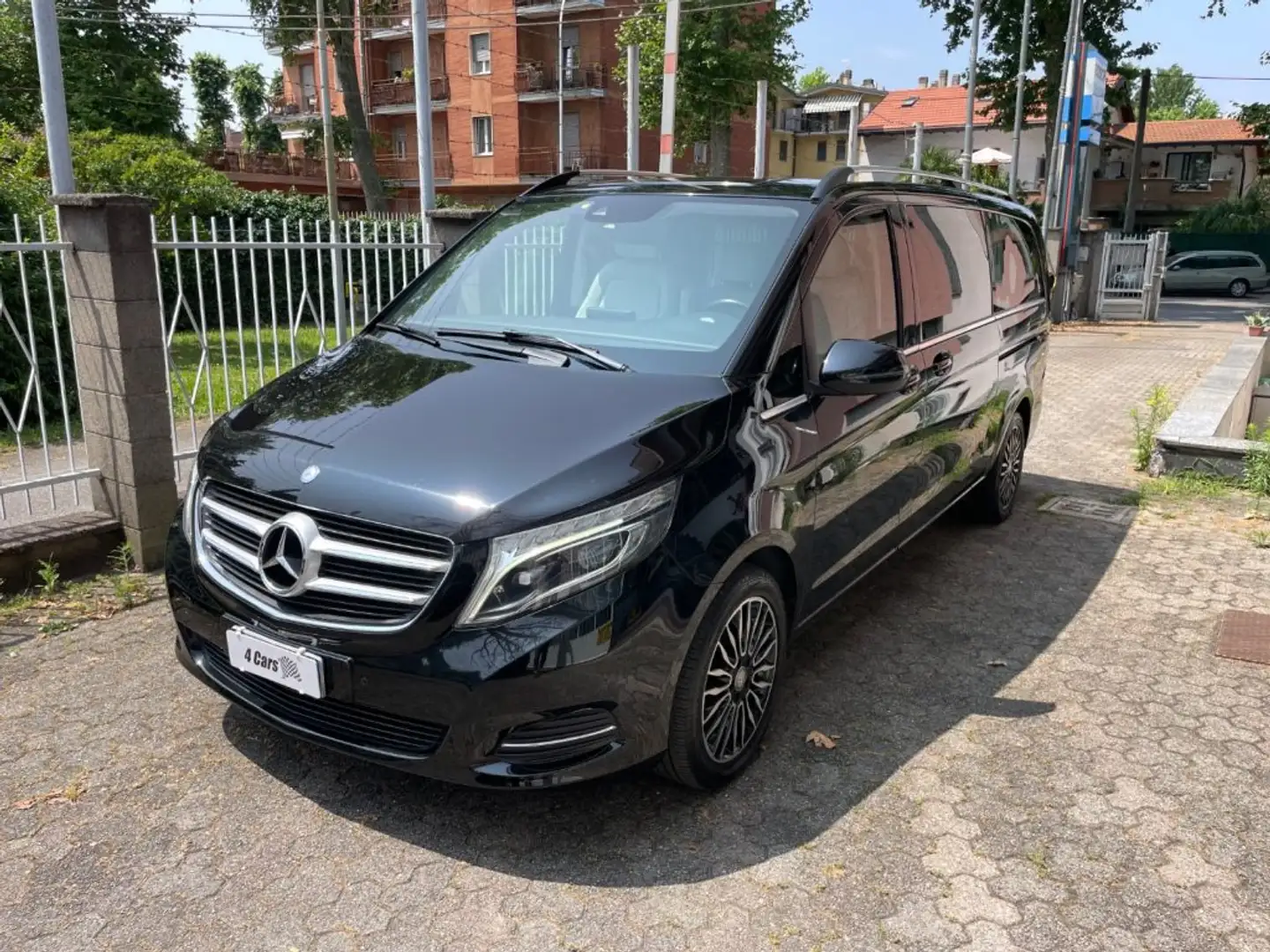 Mercedes-Benz V 250 d Automatic Premium Extralong 8posti Nero - 2