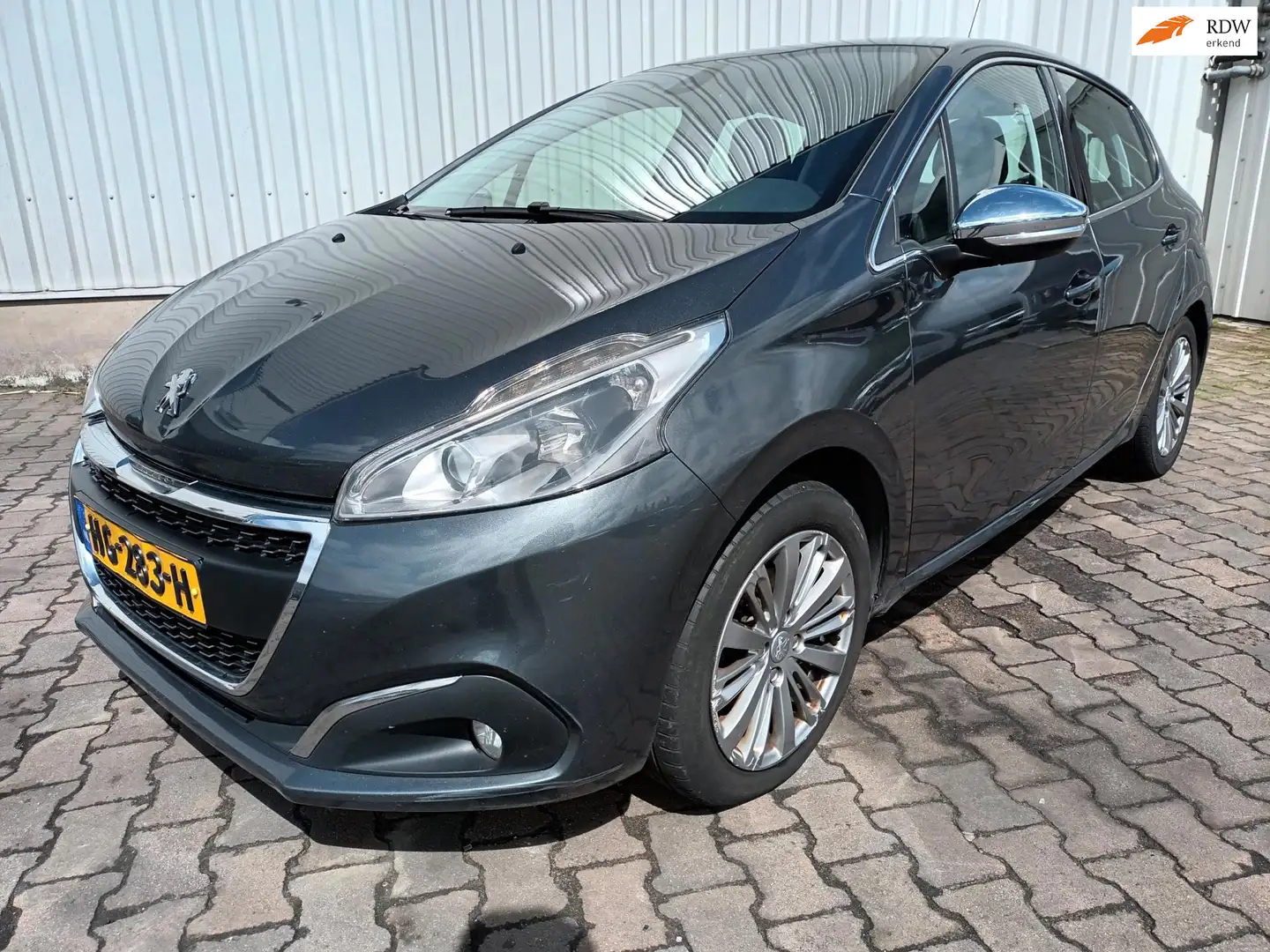 Peugeot 208 1.6 BlueHDi Blue Lease Executive SCHADEAUTO!! Grijs - 1