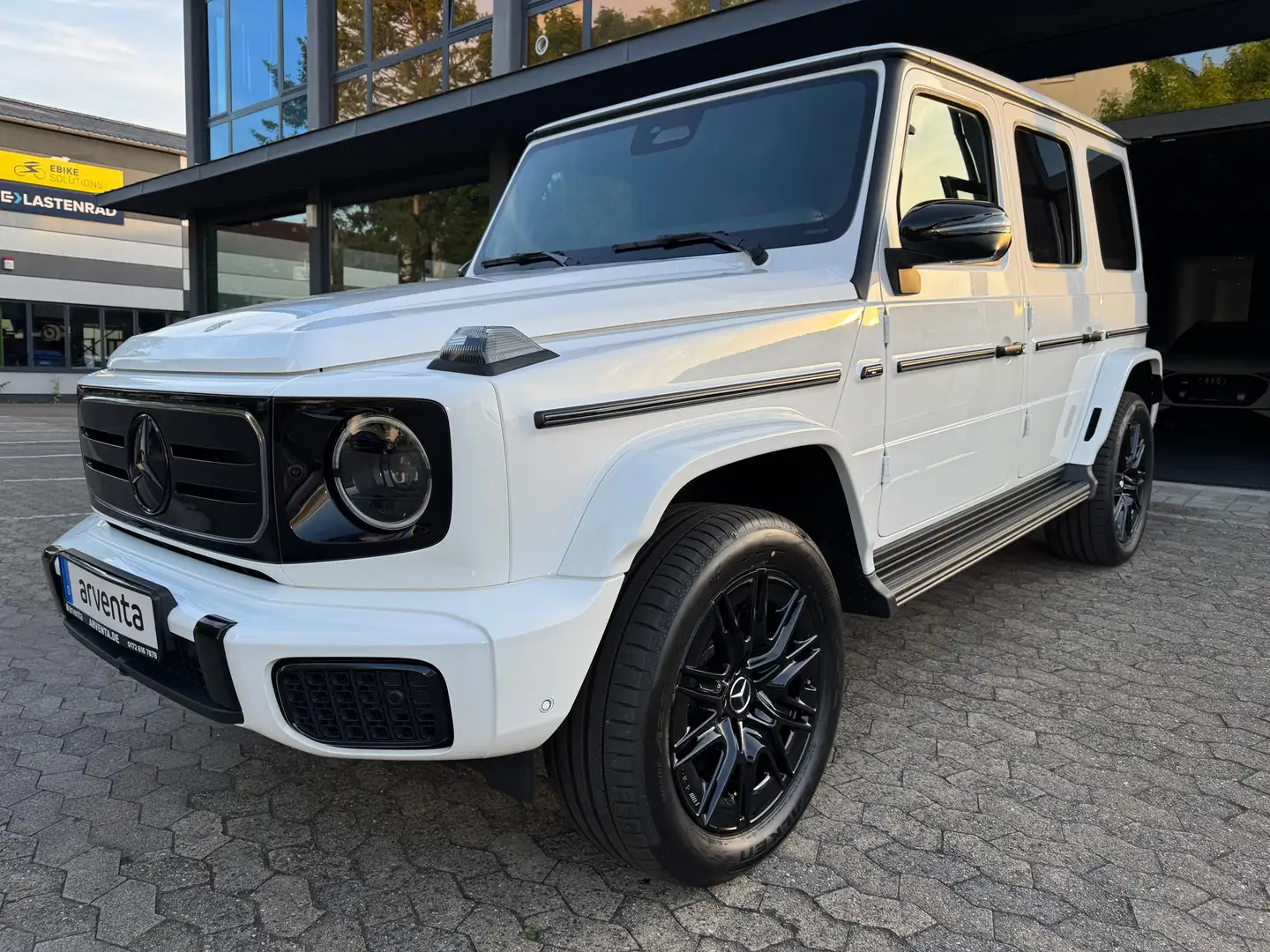 Mercedes-Benz G 580 G 580 EQ|BLACK PANEL|NIGHT PKT 2|SUPERIOR LINE| White - 1