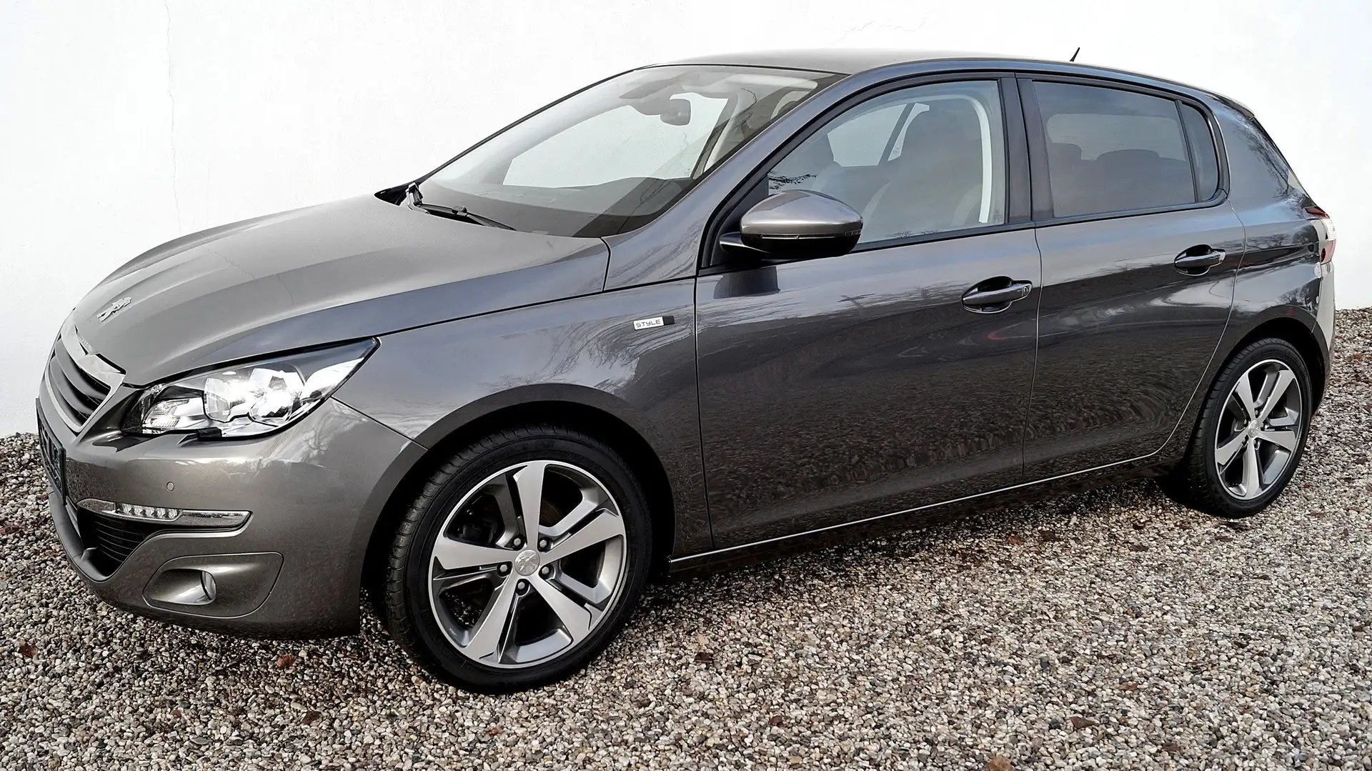 Peugeot 308 PURETECH 130 -AUS ERSTBESITZ- *AUCH MIT GARANTIE* Grau - 2