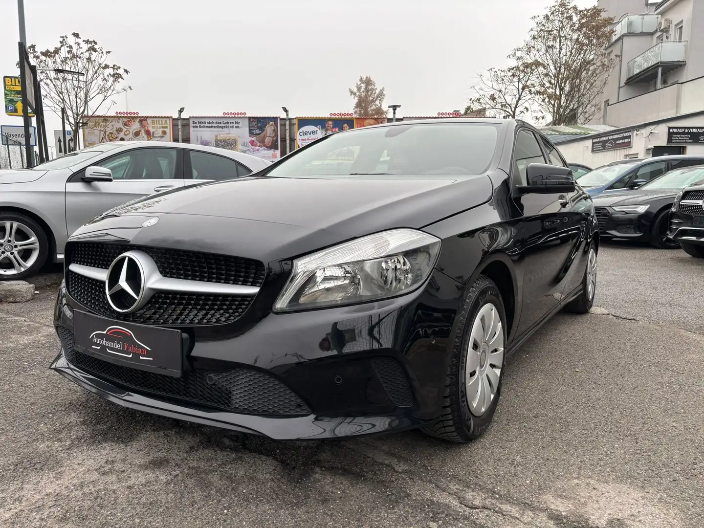 Mercedes-Benz A 180 d BlueEfficiency Edition mit ParkAssist Sitzheizng Schwarz - 1