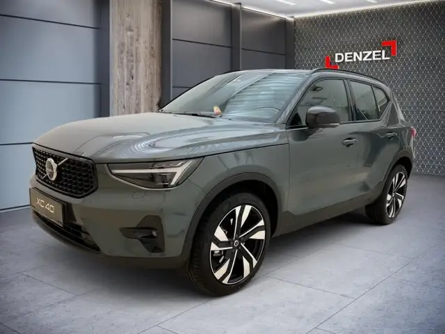 Volvo XC40 Plus, B3 Mild Hybrid, Benzin, Dark
