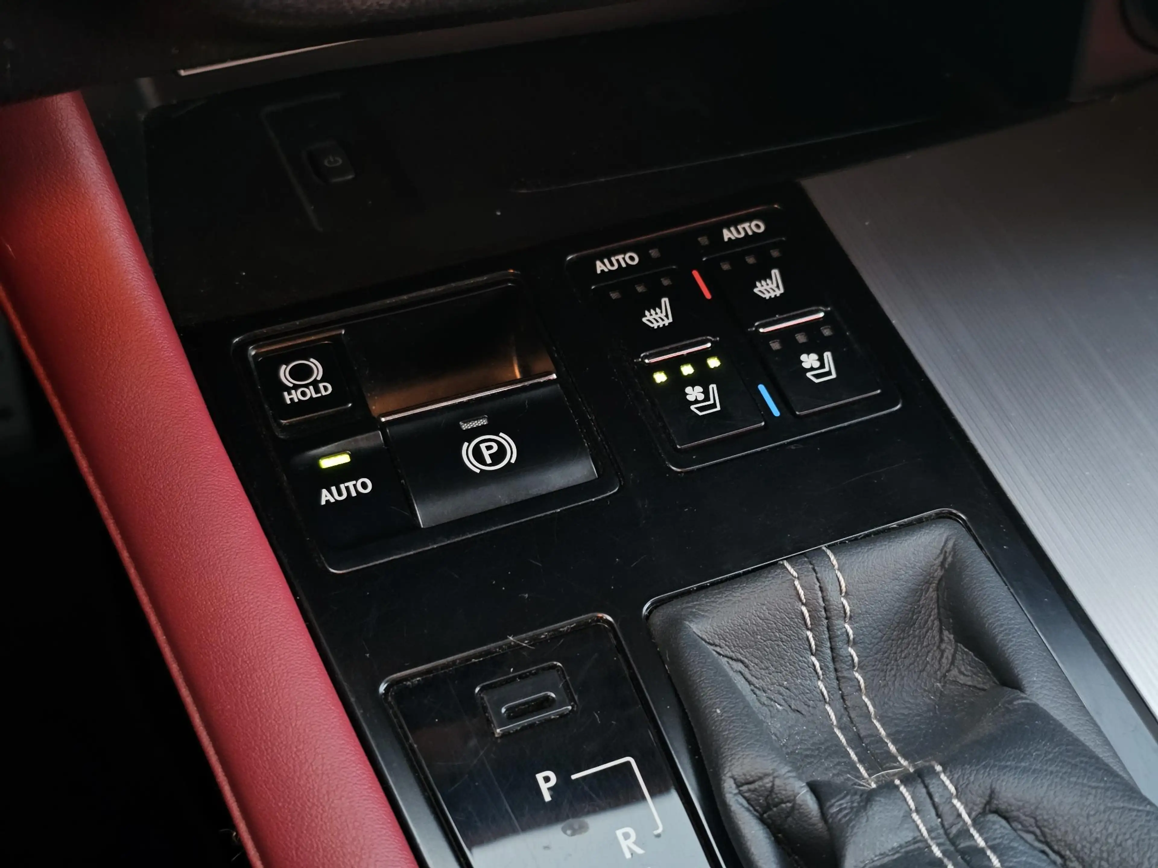 Lexus RX 450h 4WD F Sport Line MARK LEVINSON TREKHAAK LEER — photo 29