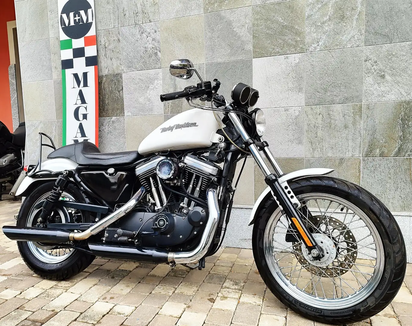 Harley-Davidson Sportster 883 Bianco - 2