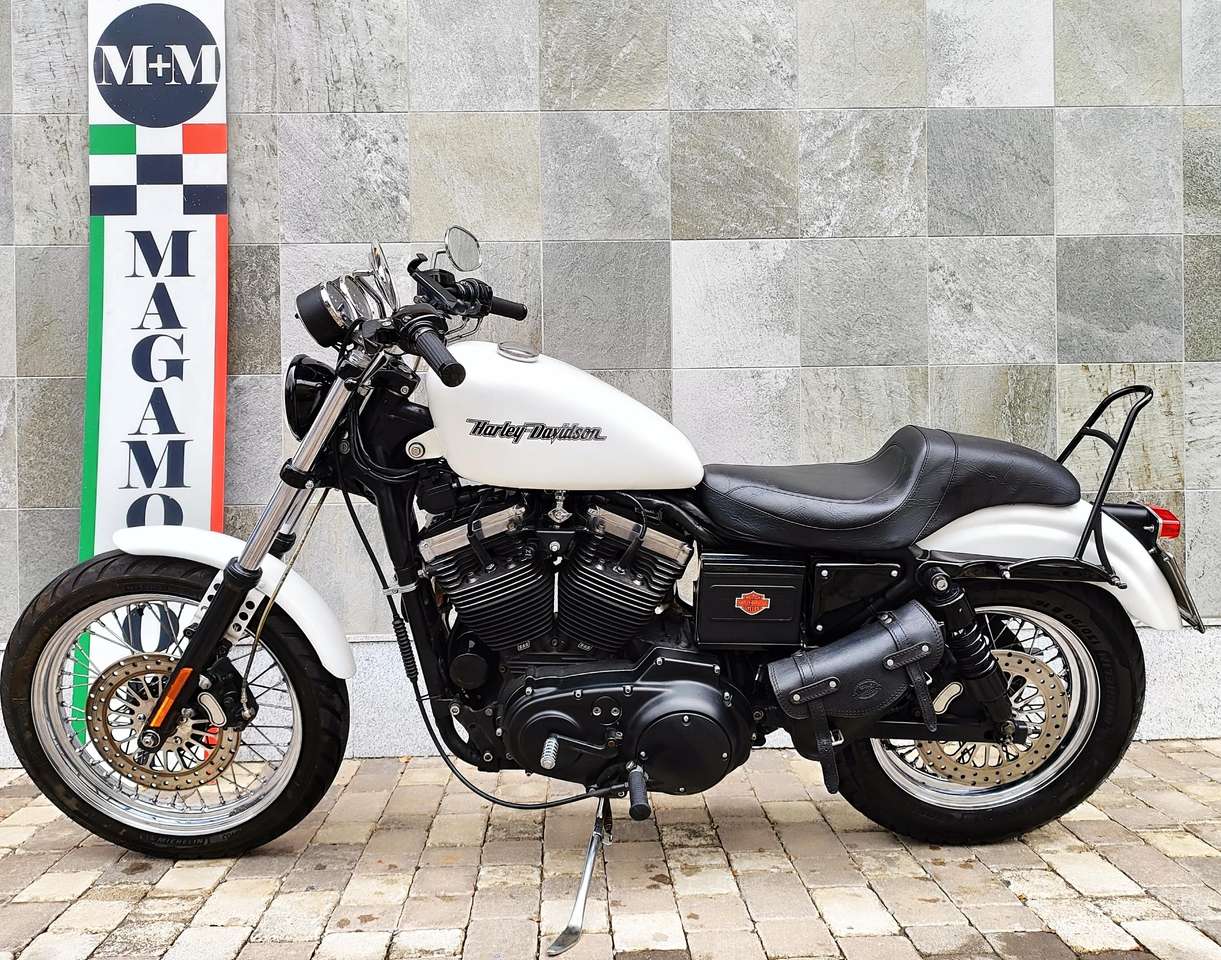 Harley-Davidson Sportster 883