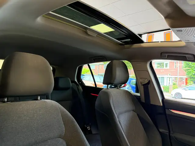 Volkswagen Golf view 10