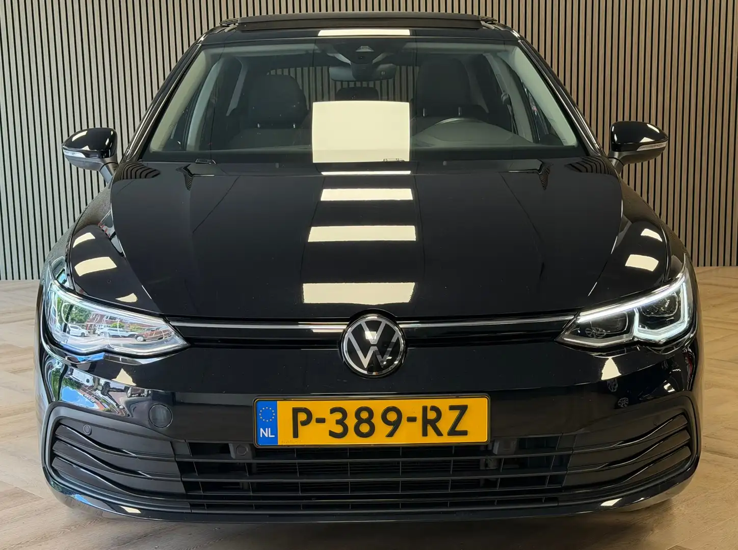 Volkswagen Golf 1.5 eTSI DSG PANO MASSAGE CAMERA VIRTUAL COCKPIT S Zwart - 2
