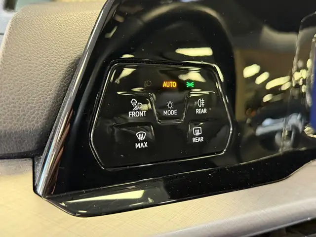 Volkswagen Golf view 21