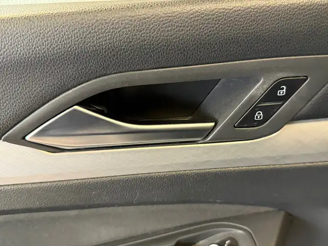 Volkswagen Golf view 19