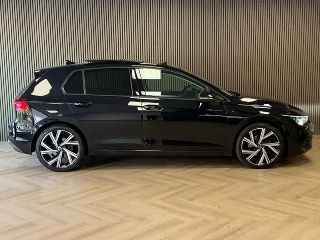 Volkswagen Golf view 4