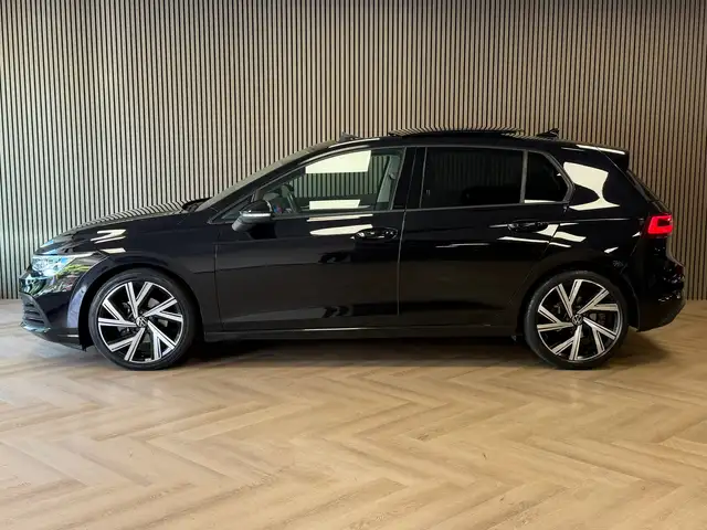 Volkswagen Golf view 3