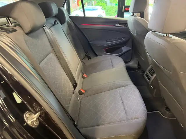 Volkswagen Golf view 11