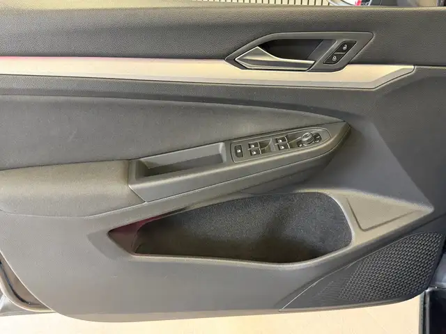Volkswagen Golf view 17