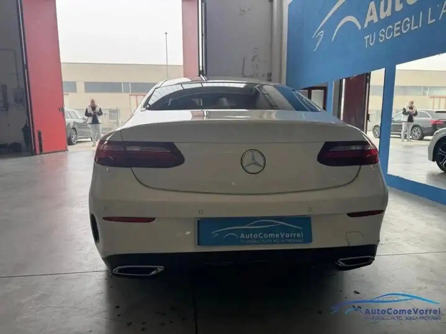 Mercedes-Benz E 220 E 220 d 4Matic Premium Plus Beige - 2