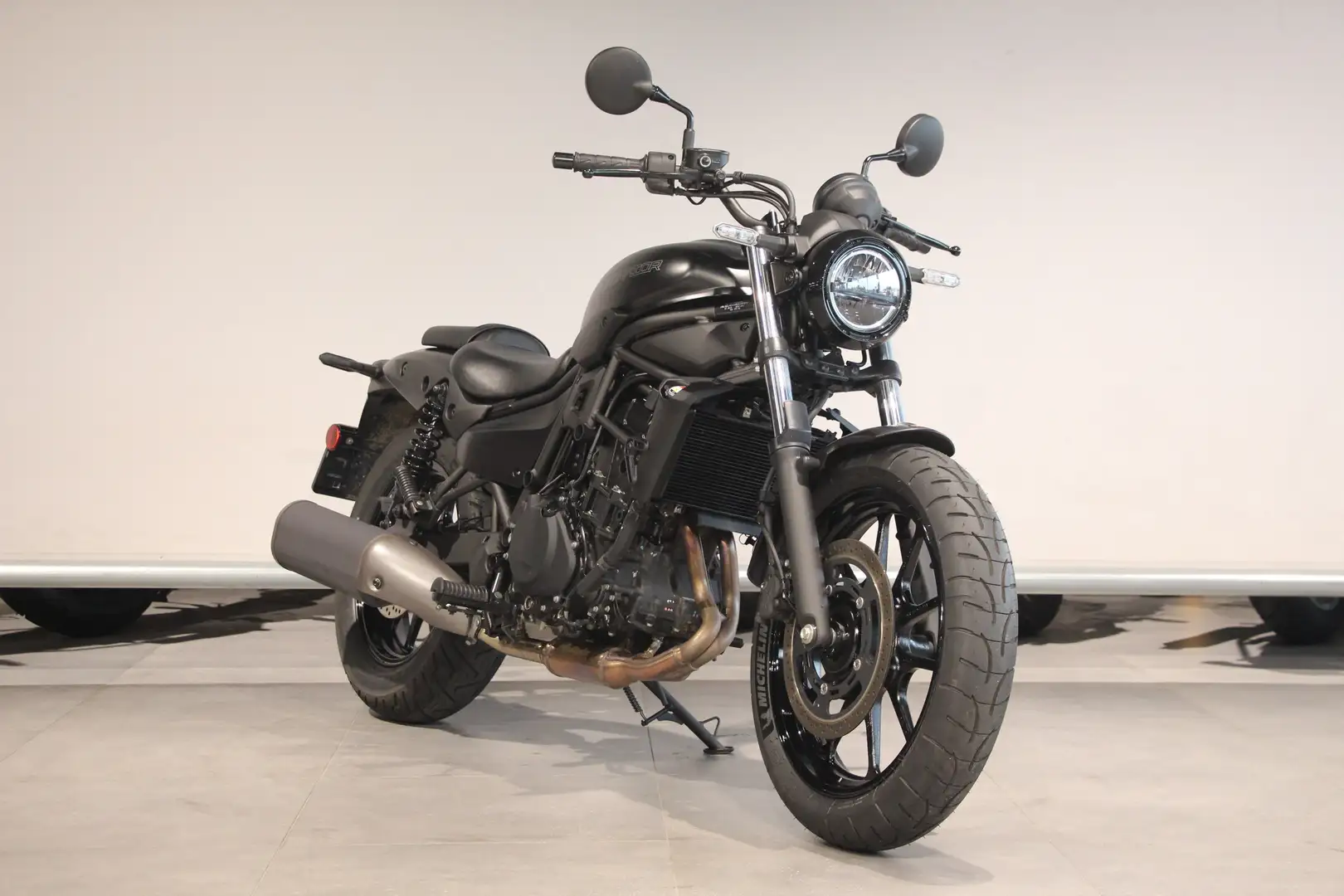 Kawasaki Eliminator 500 Schwarz - 2