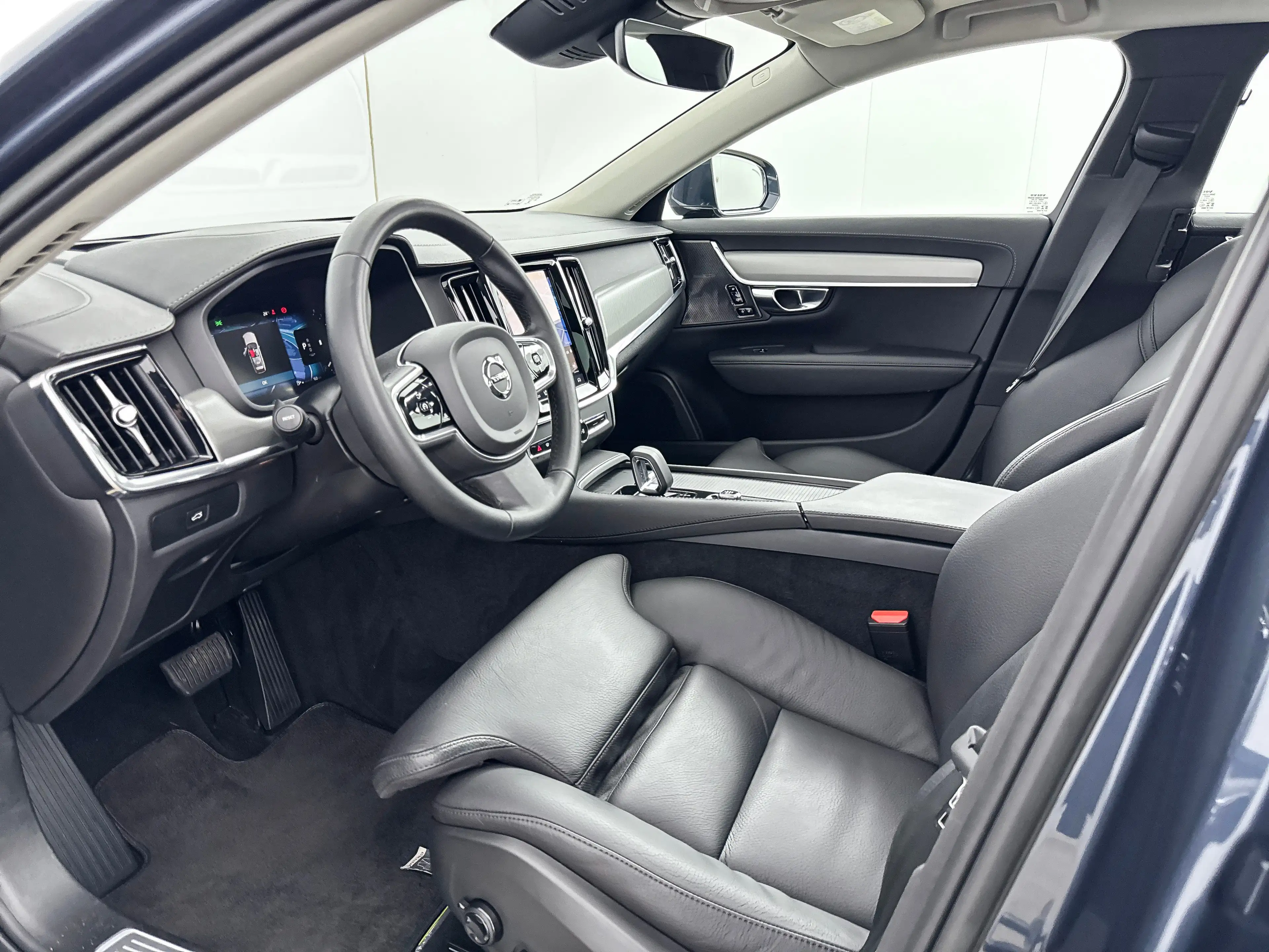 Volvo V90 B5 Ultimate Bright | 20" | 360 Camera | Head-Up | — photo 10