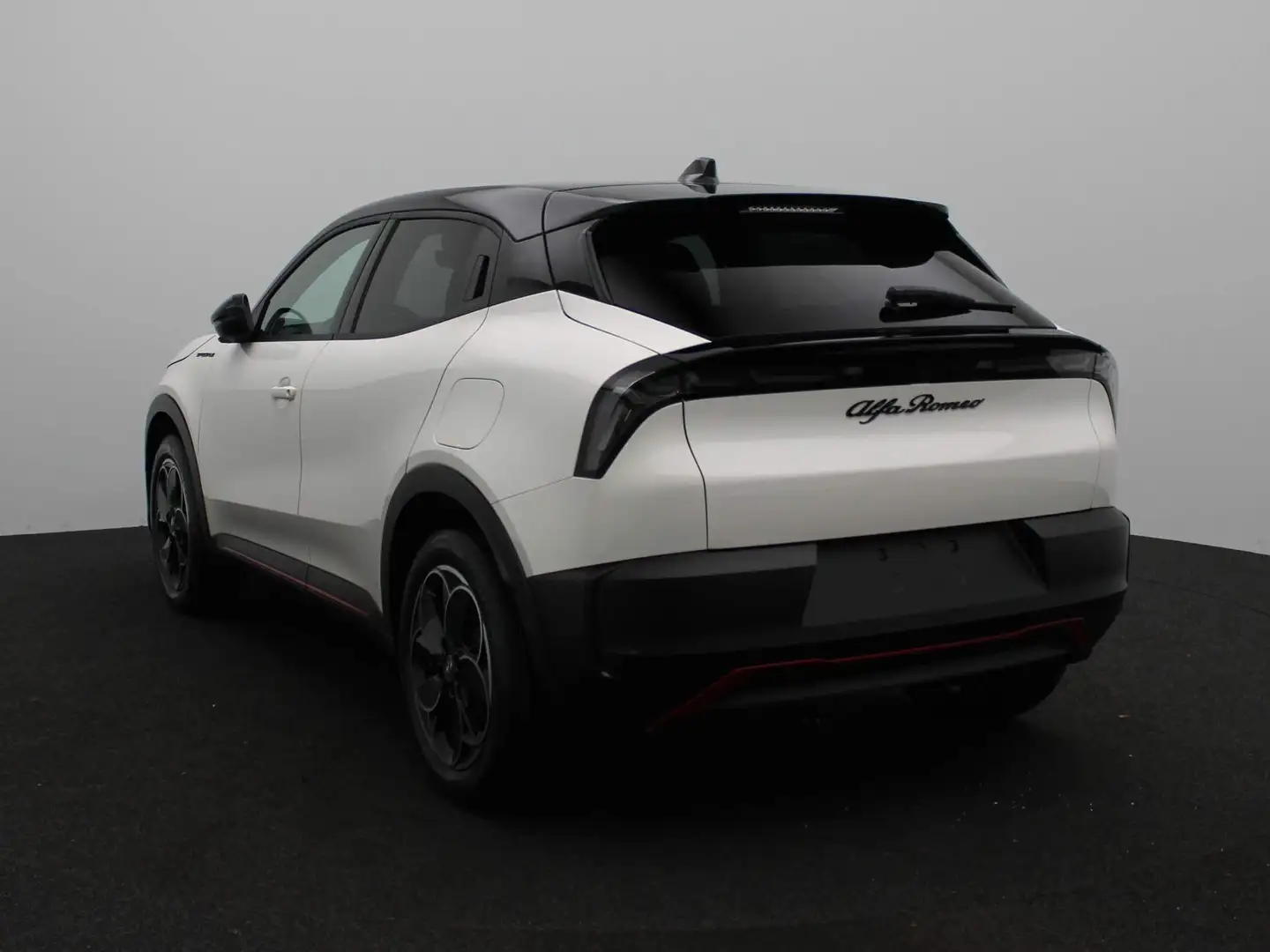 Alfa Romeo Junior Elettrica Speciale 54 kWh | Direct Leverbaar | Mat Wit - 2