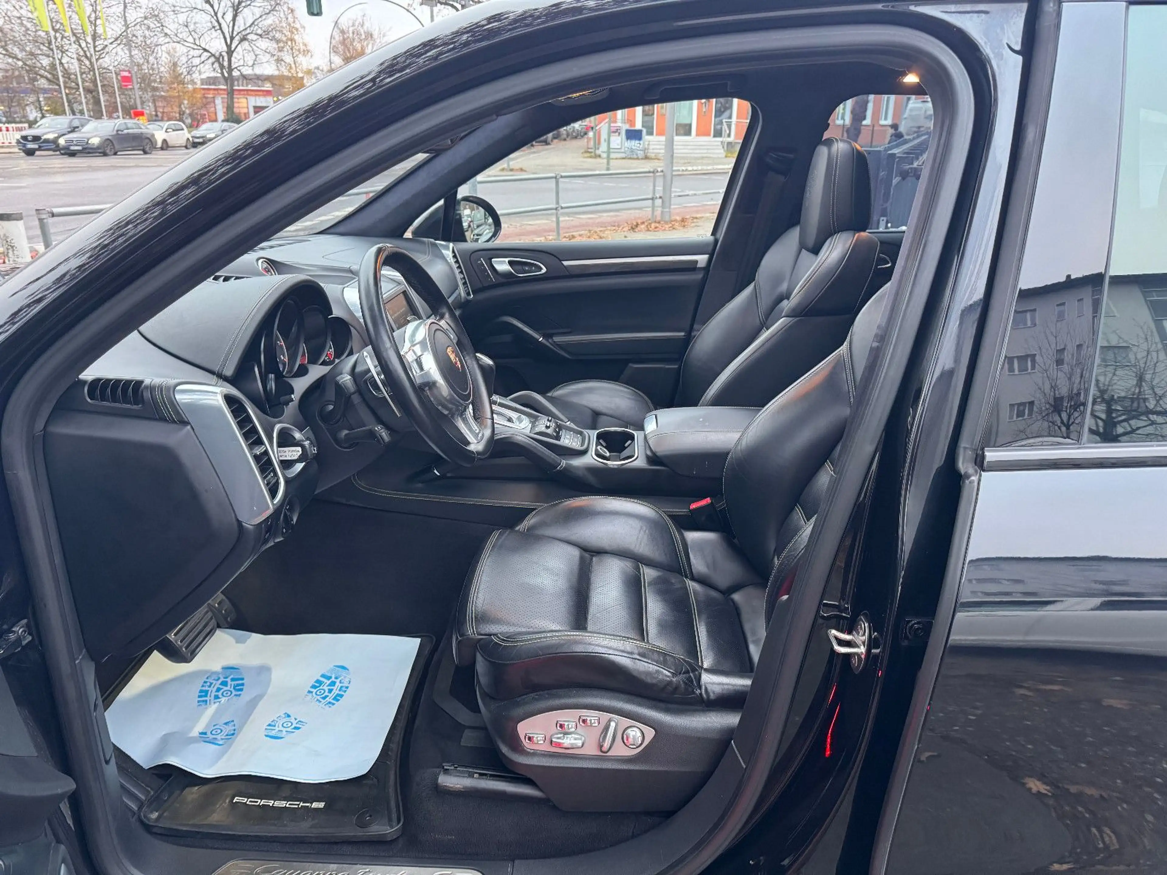Porsche Cayenne Turbo S*BURMESTER*CHRONOSPORT*SCHECKHEFT* — photo 12