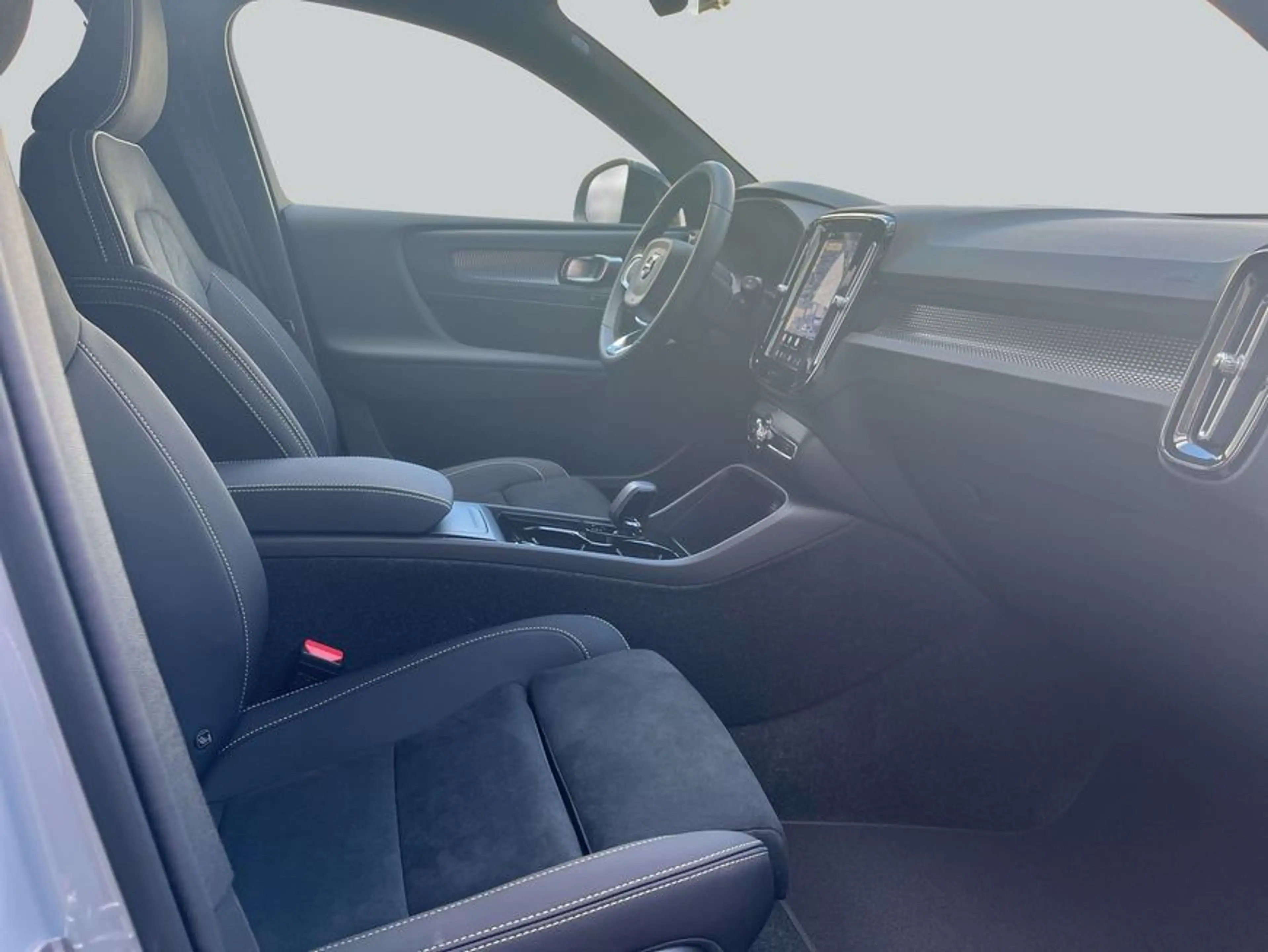 Volvo EX40 Fully Electric Single M. Extended Range RWD U — photo 13