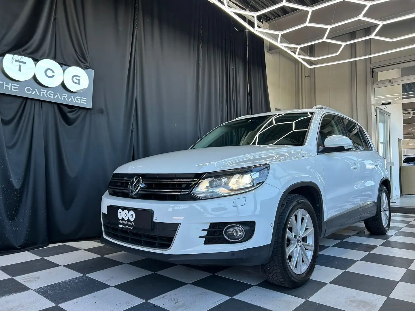 Volkswagen Tiguan Sport Weiß - 1