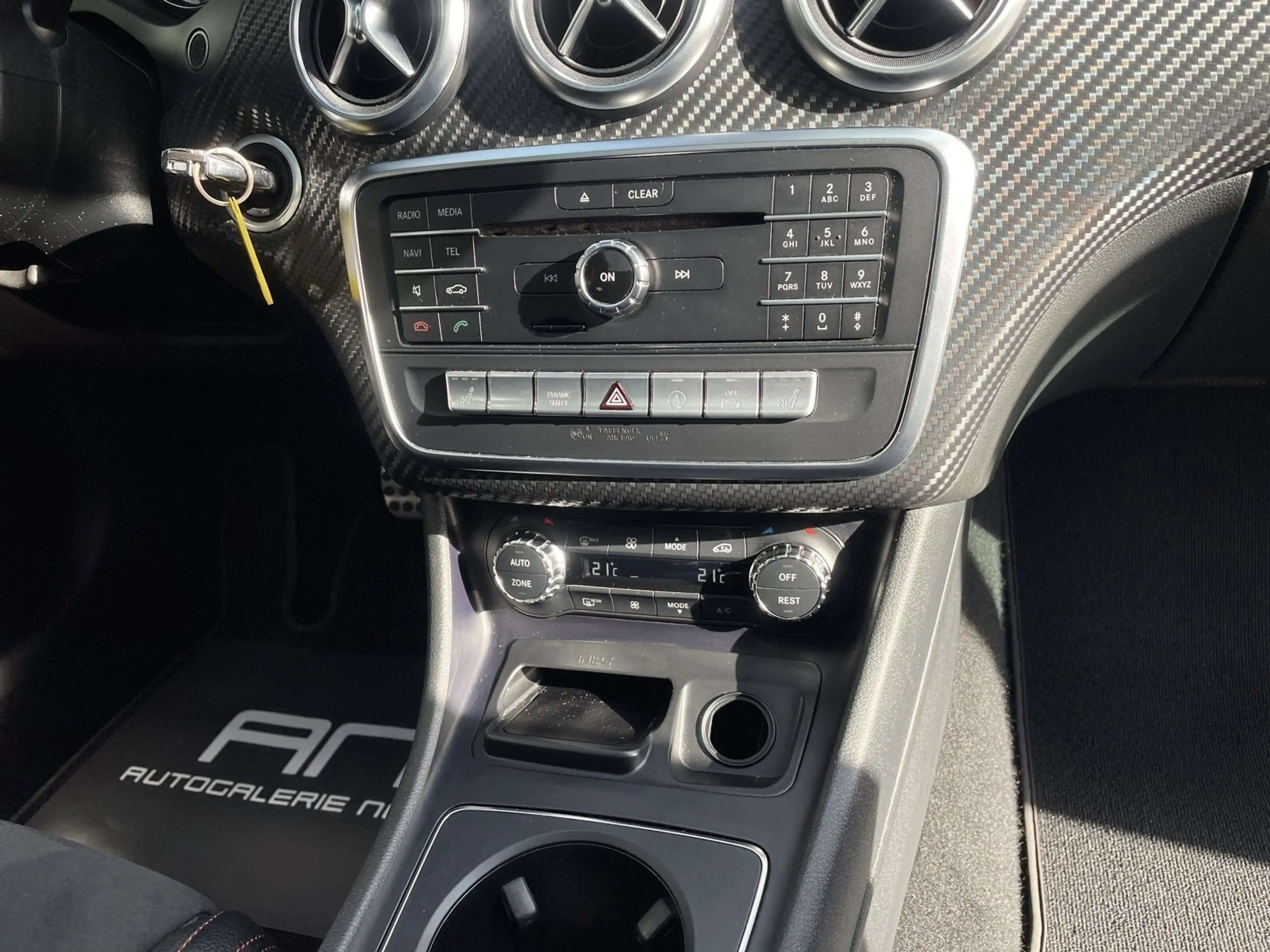 Mercedes-Benz A 250 AMG Line Pano+Night+Alcantara+LED+19° — photo 14