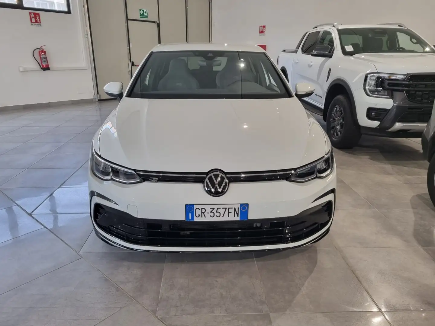 Volkswagen Golf Golf VIII 2020 1.5 etsi evo R-Line 150cv dsg Bianco - 2