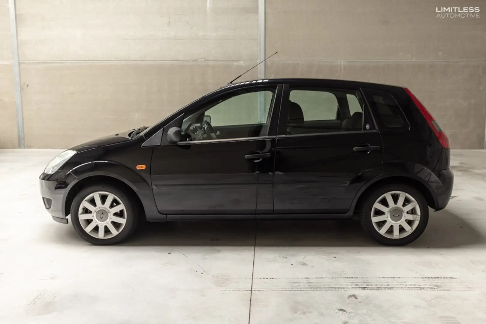 Ford Fiesta Fiesta 1.6 TDCI | Ghia Zwart - 2