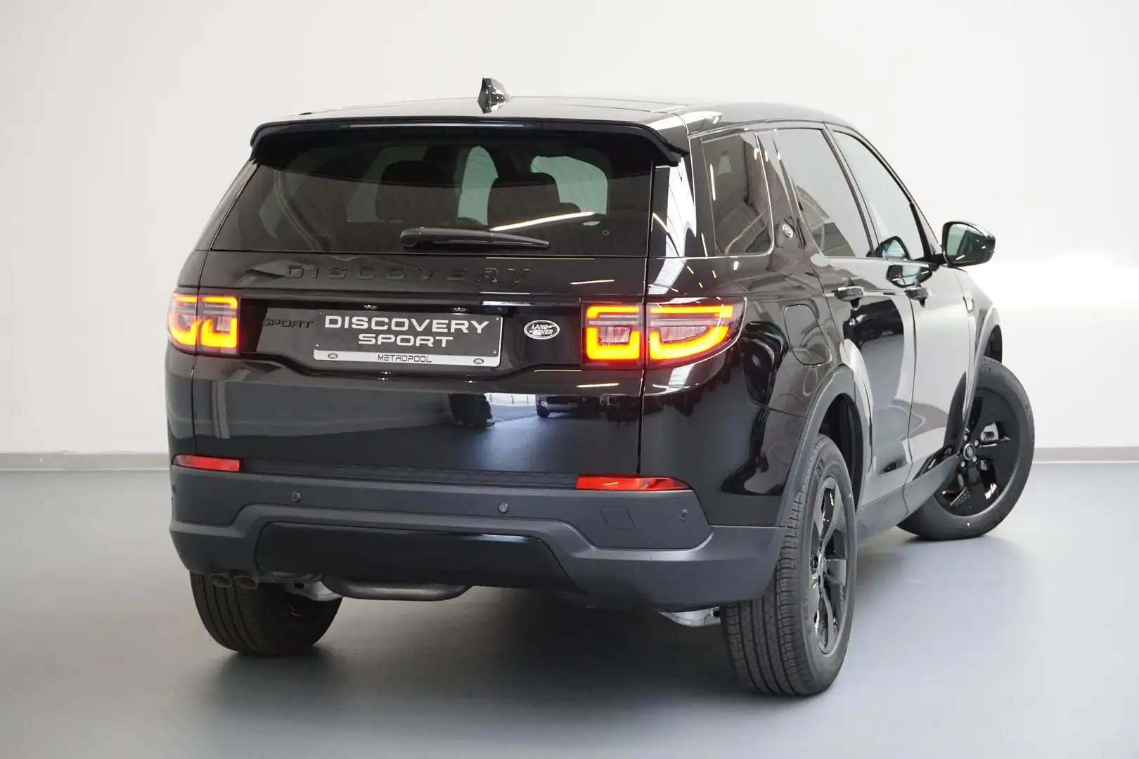 Land Rover Discovery Sport S Zwart - 2