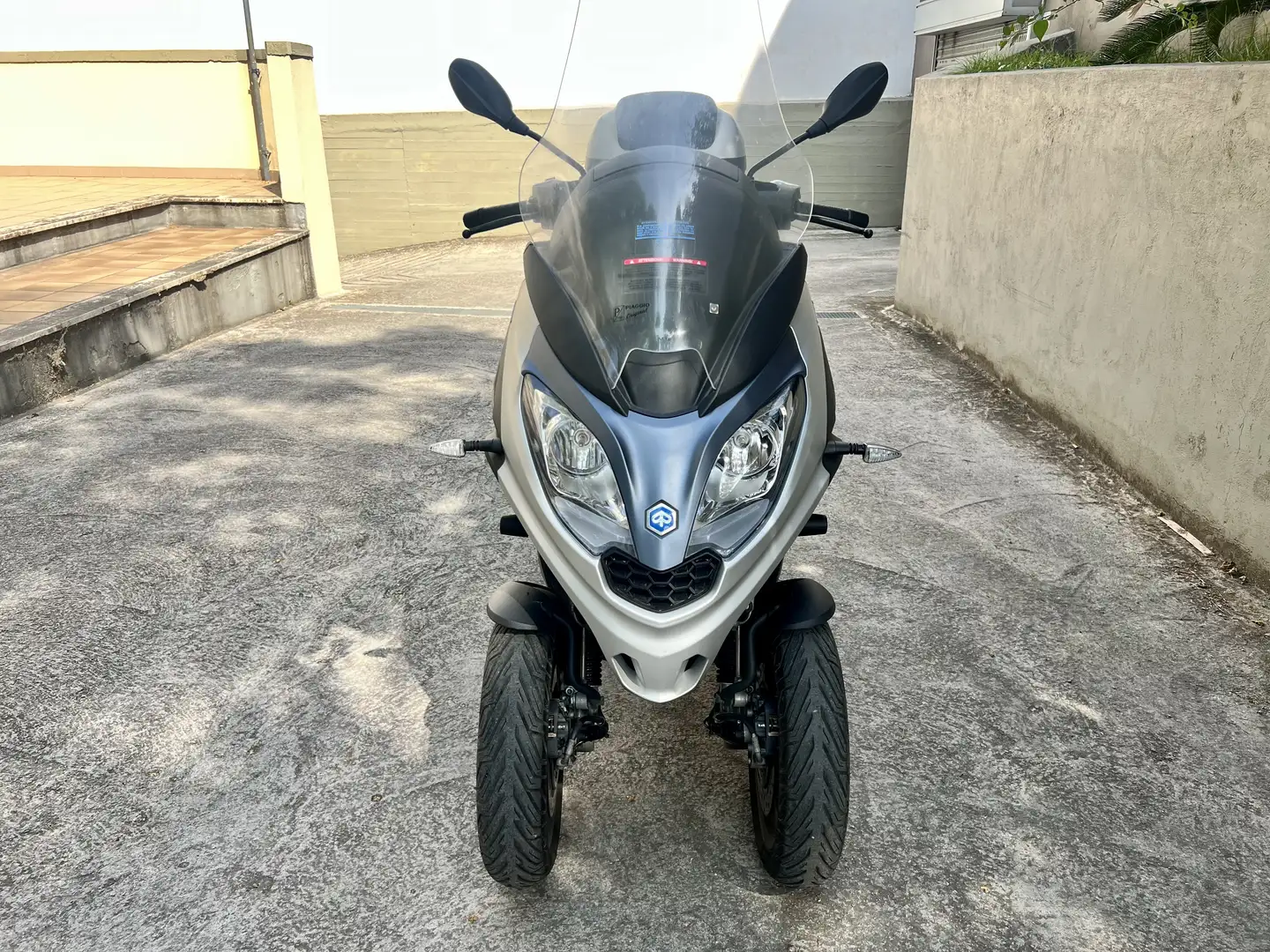 Piaggio MP3 300 HPE Grigio - 2