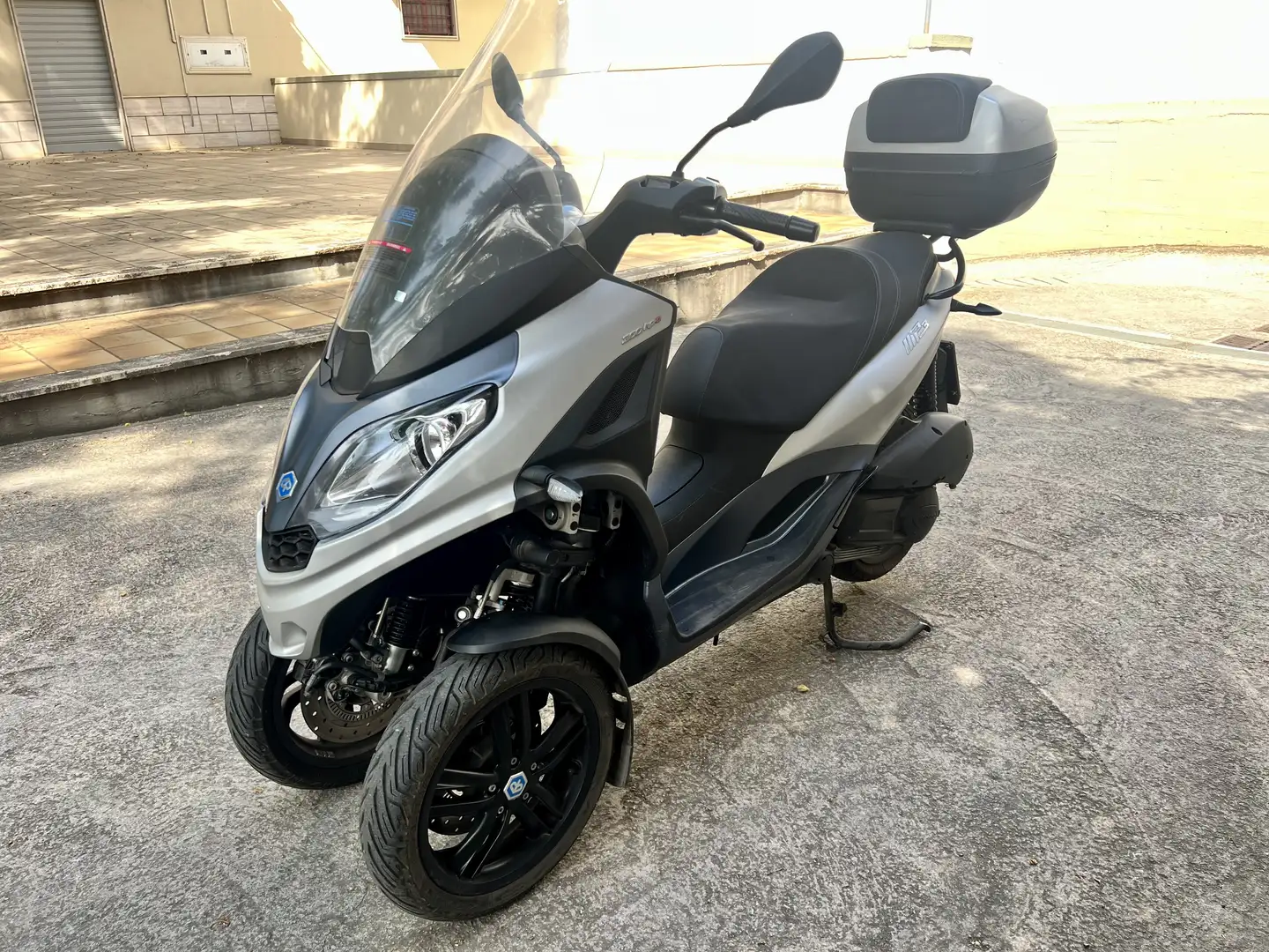 Piaggio MP3 300 HPE Grigio - 1