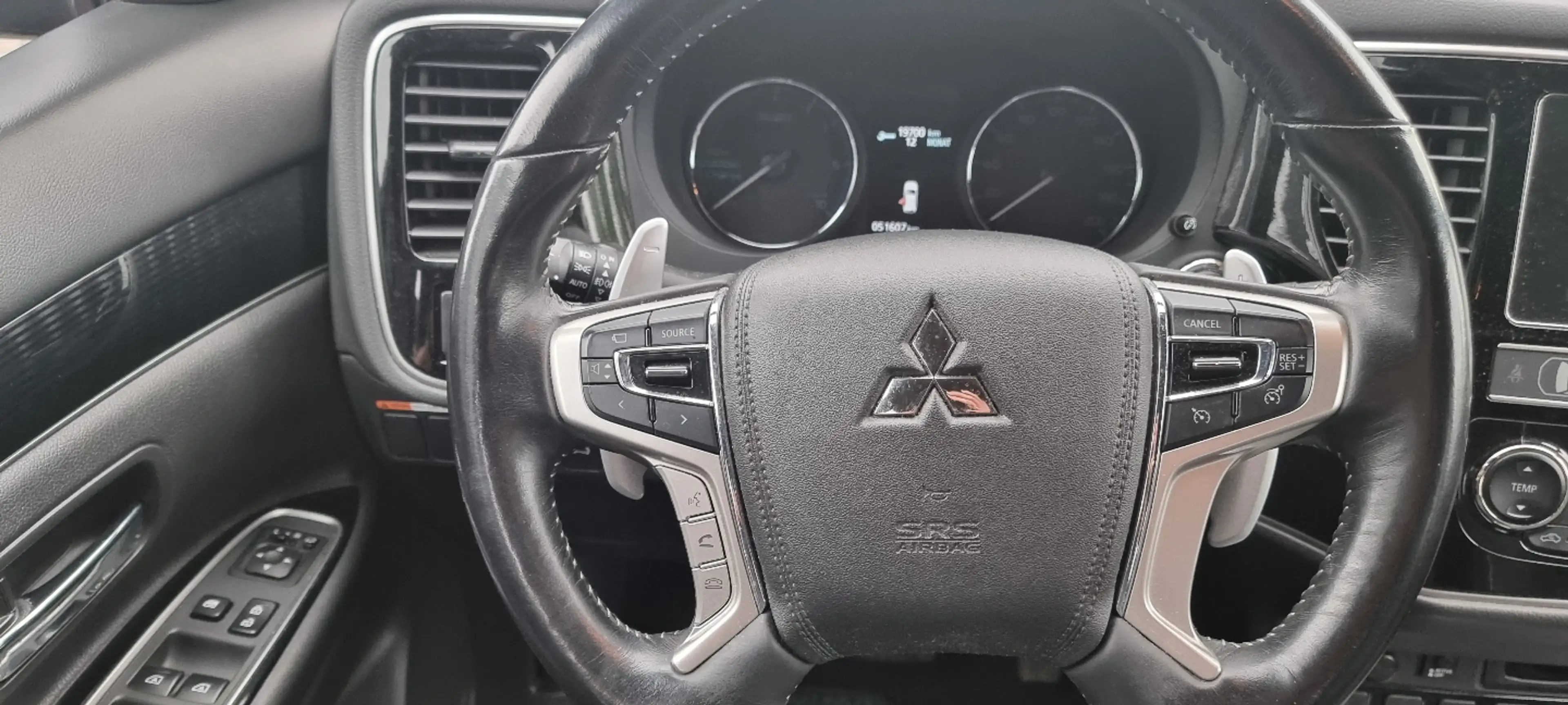 Mitsubishi Outlander 2.4Plug-in Hybrid Intro Edition 4WD — photo 15