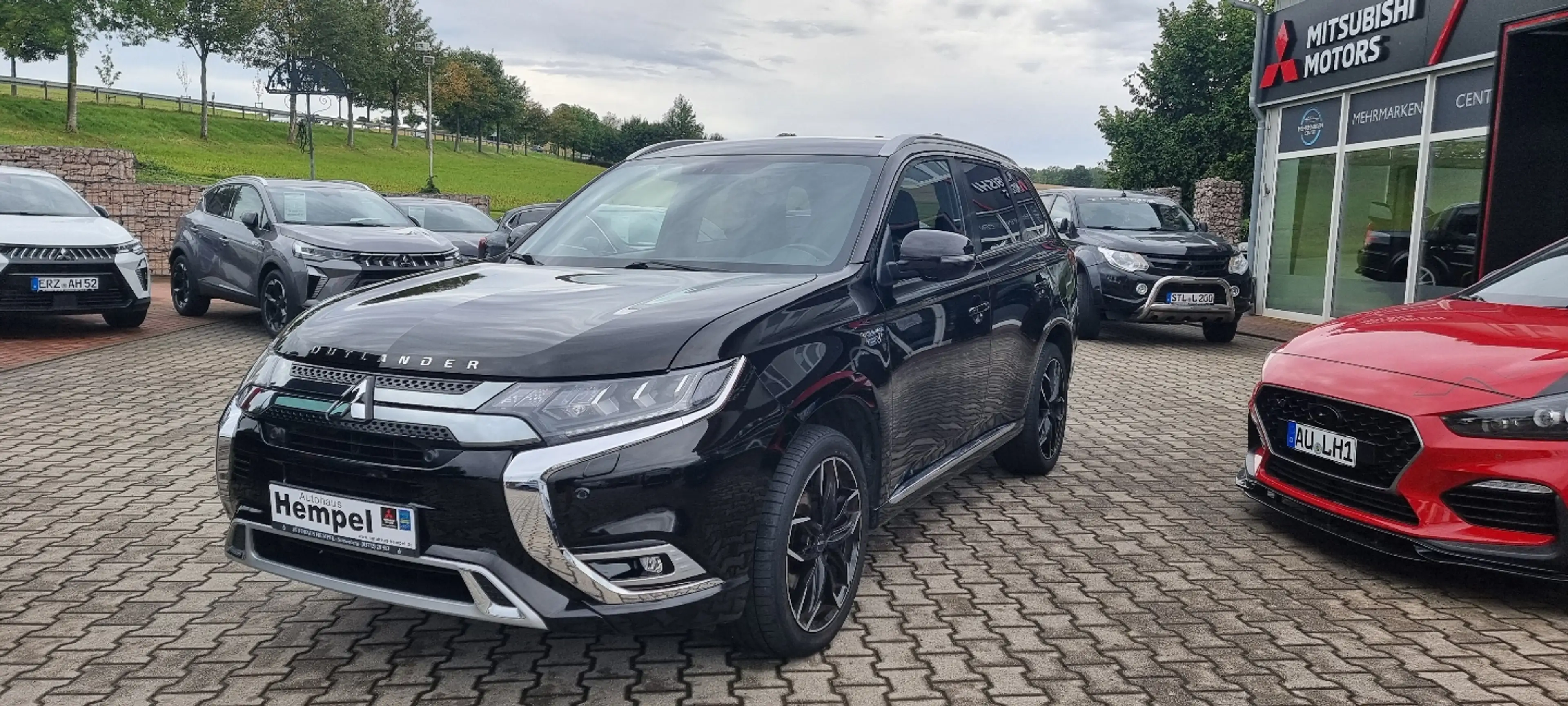 Mitsubishi Outlander 2.4Plug-in Hybrid Intro Edition 4WD
