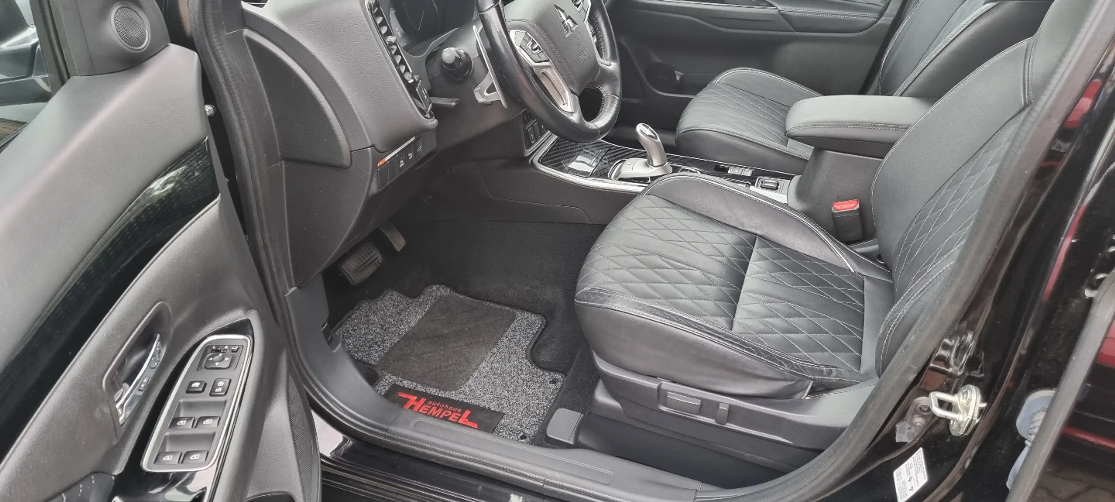 Mitsubishi Outlander 2.4Plug-in Hybrid Intro Edition 4WD — photo 5