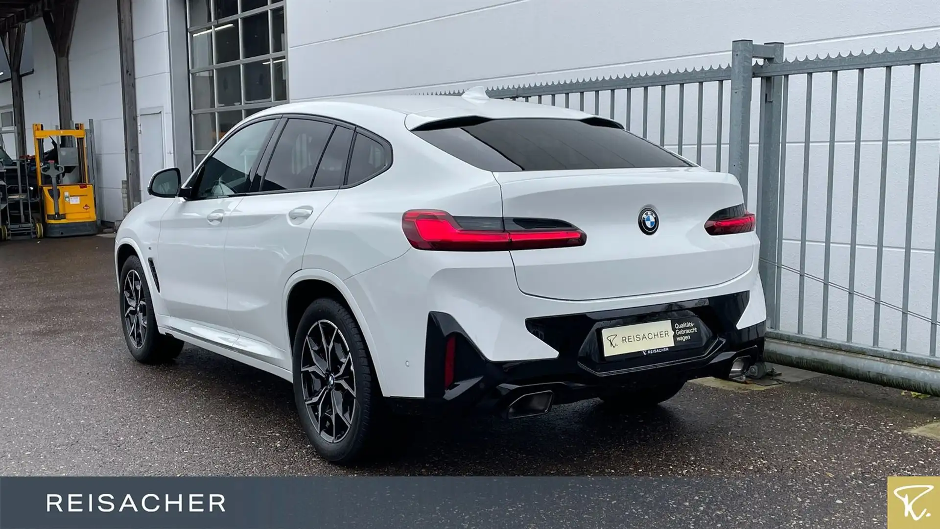 BMW X4 xDrive 20d M-Sport,adLED,ParkAss,HiFi,19"LM Weiß - 2