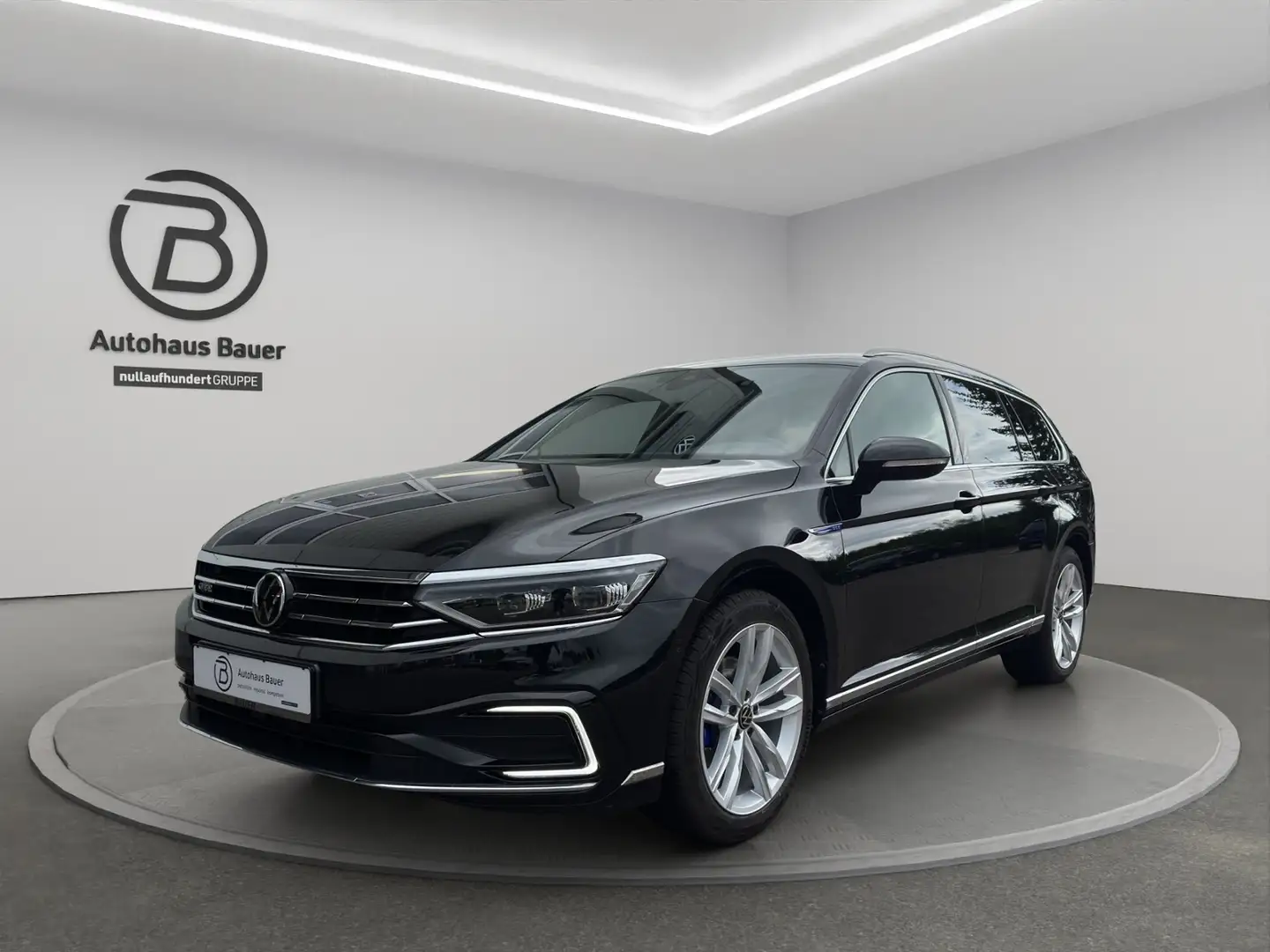 Volkswagen Passat Variant GTE AHK StHz IQLight Schwarz - 2