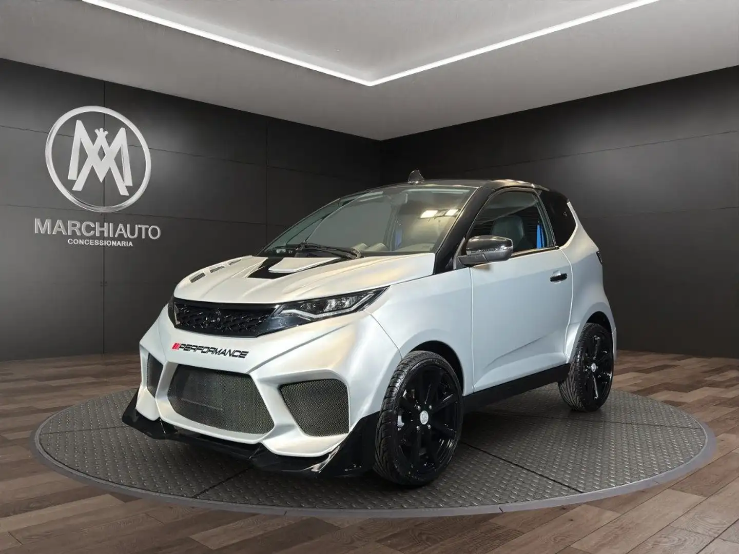 Aixam GTO Performance Silber - 1