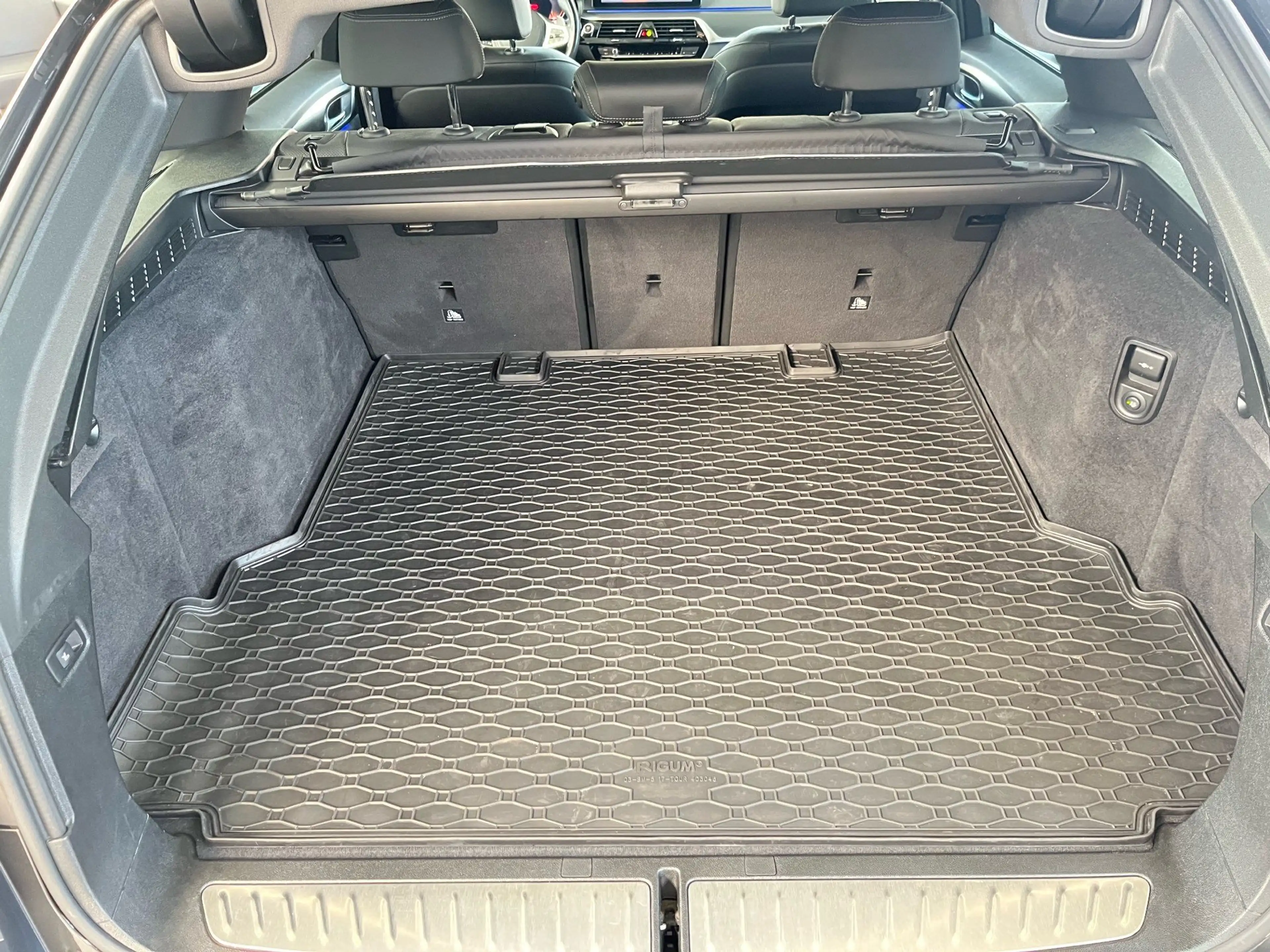 BMW 520 d A — photo 7