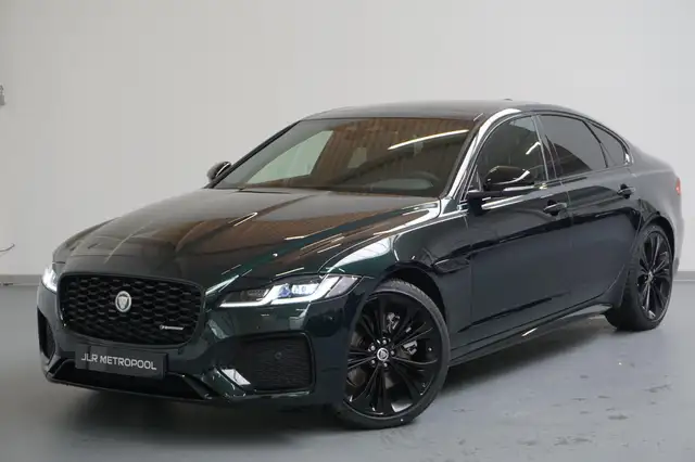 Jaguar XF P250 R-Dynamic SE RWD Auto. 24