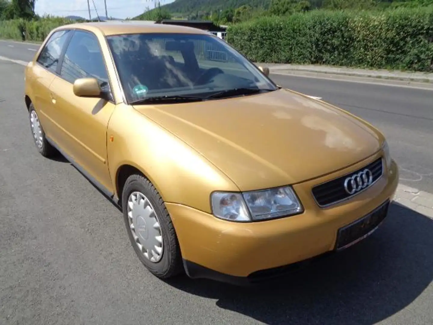 Audi A3 1.8 Attraction/Alcantara-Sitze/Sitzh./Tüv neu Gold - 1