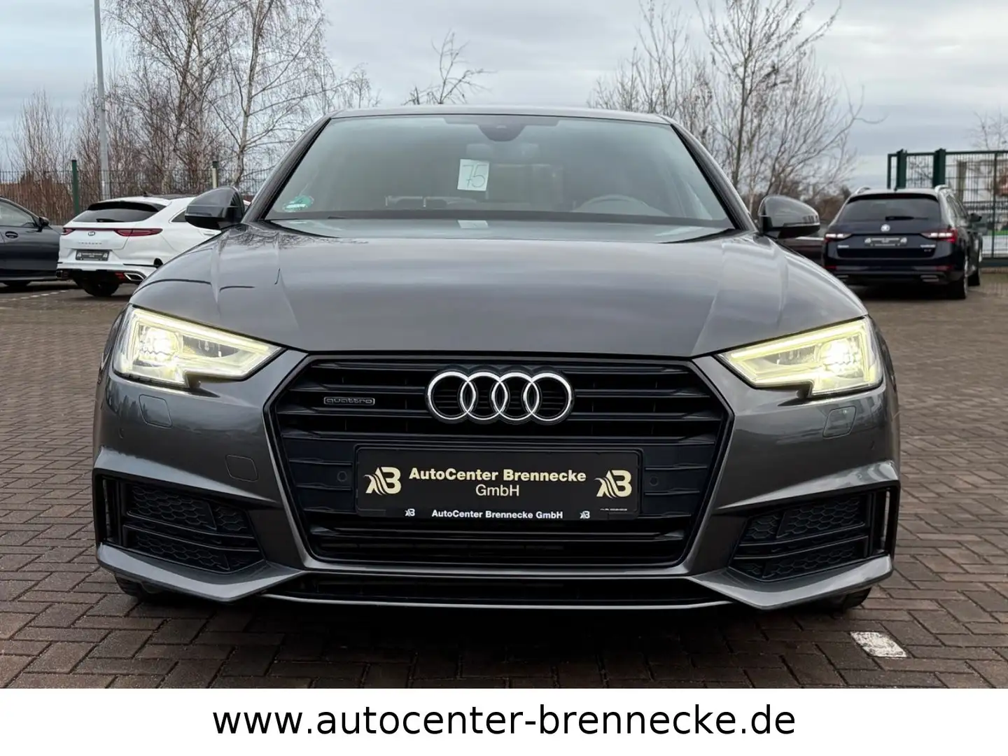 Audi A4 Lim. S-Line Quattro*Kamera*Navi*3-Z. Klima* Gris - 2