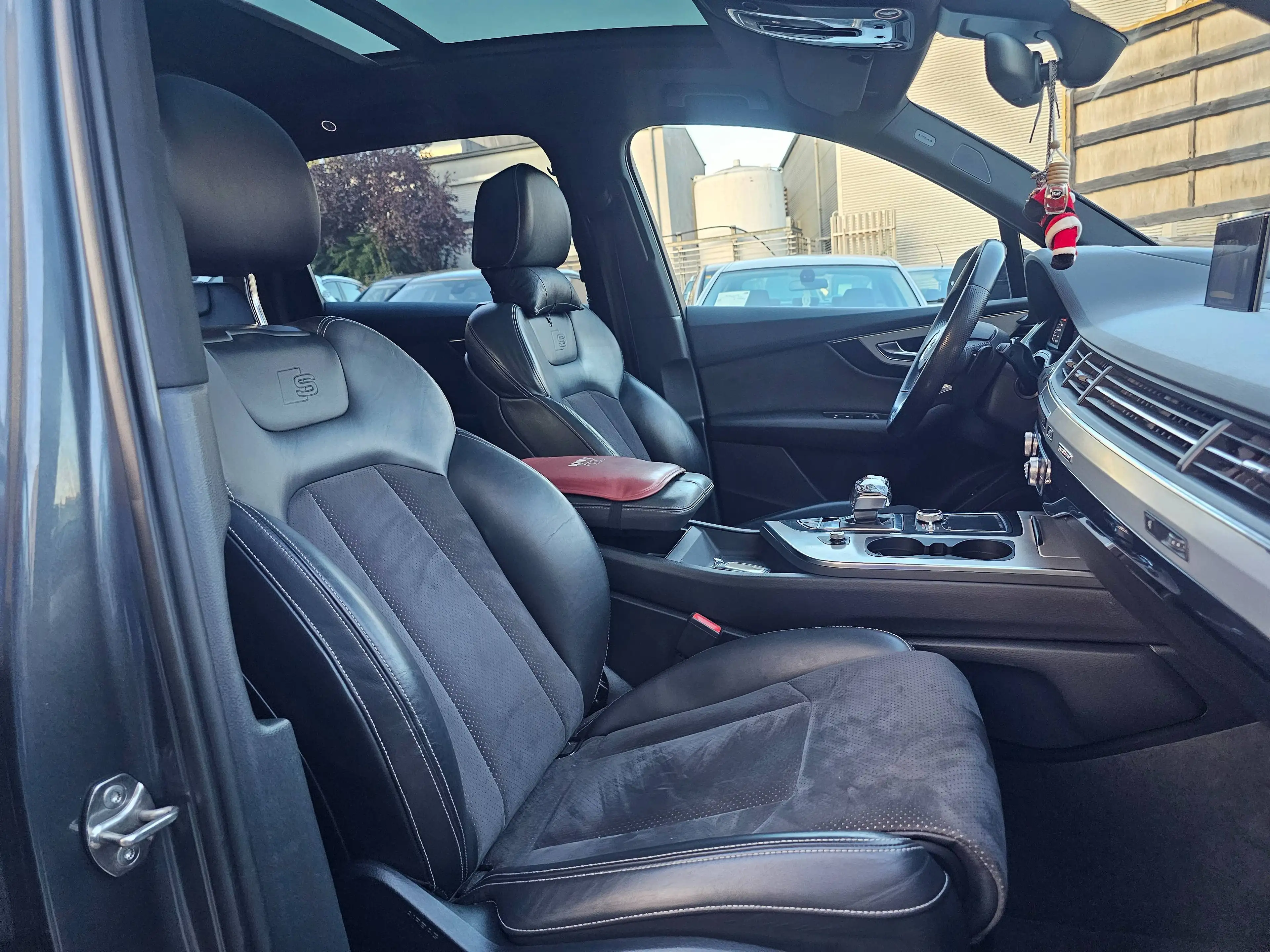 Audi Q7 e-tron 3.0 TDI quattro — photo 14