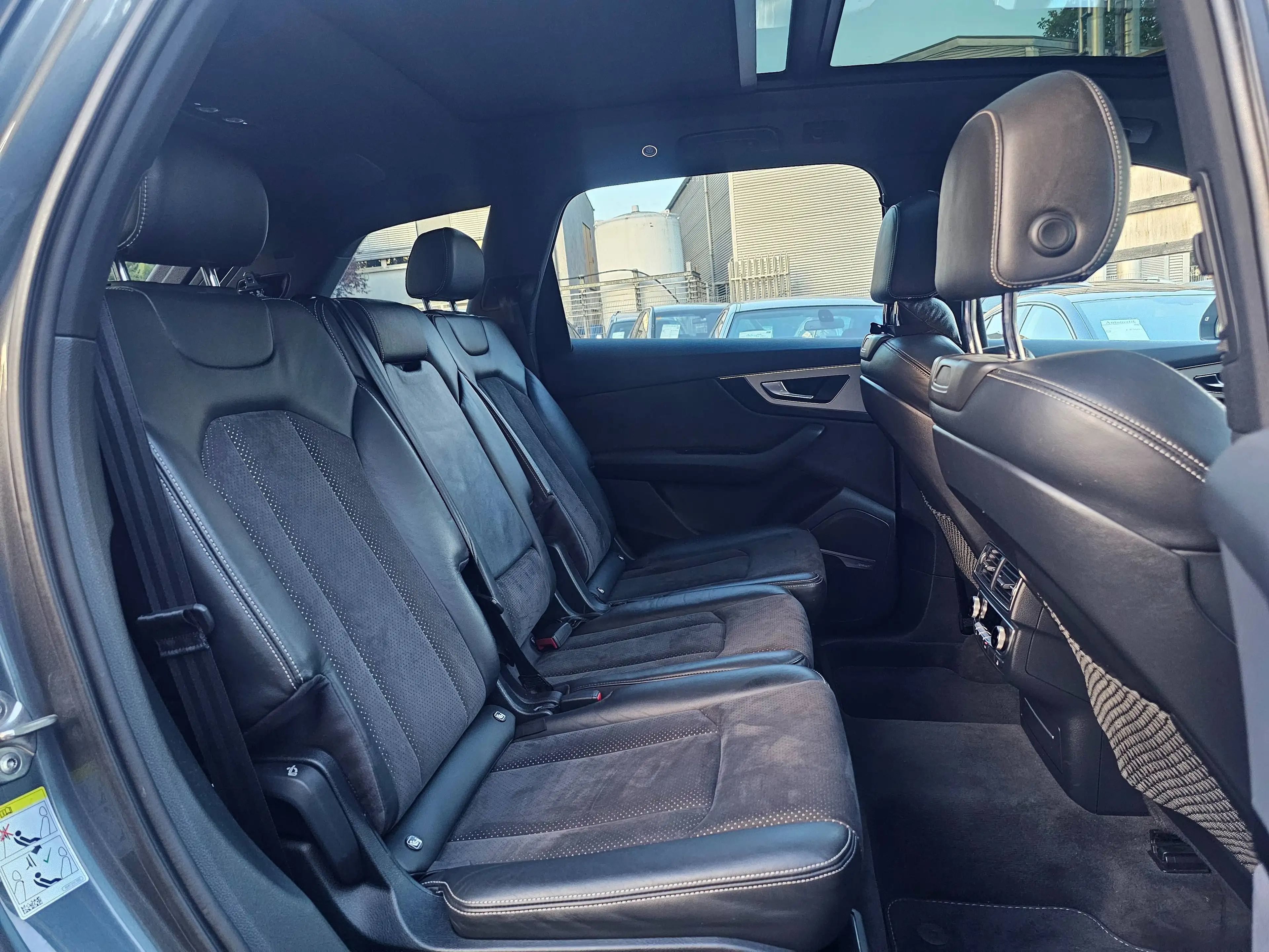 Audi Q7 e-tron 3.0 TDI quattro — photo 13